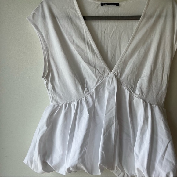 ZARA Women’s White Bubble Hem Peplum Top V-Neck Cap Sleeve Size Small summer - Picture 8 of 9